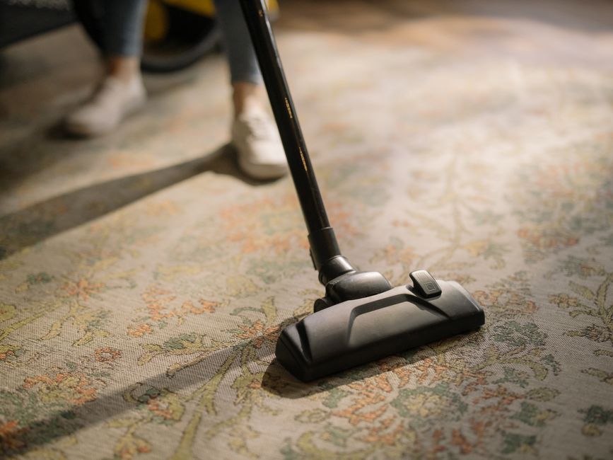 Expert removing a tough carpet stain